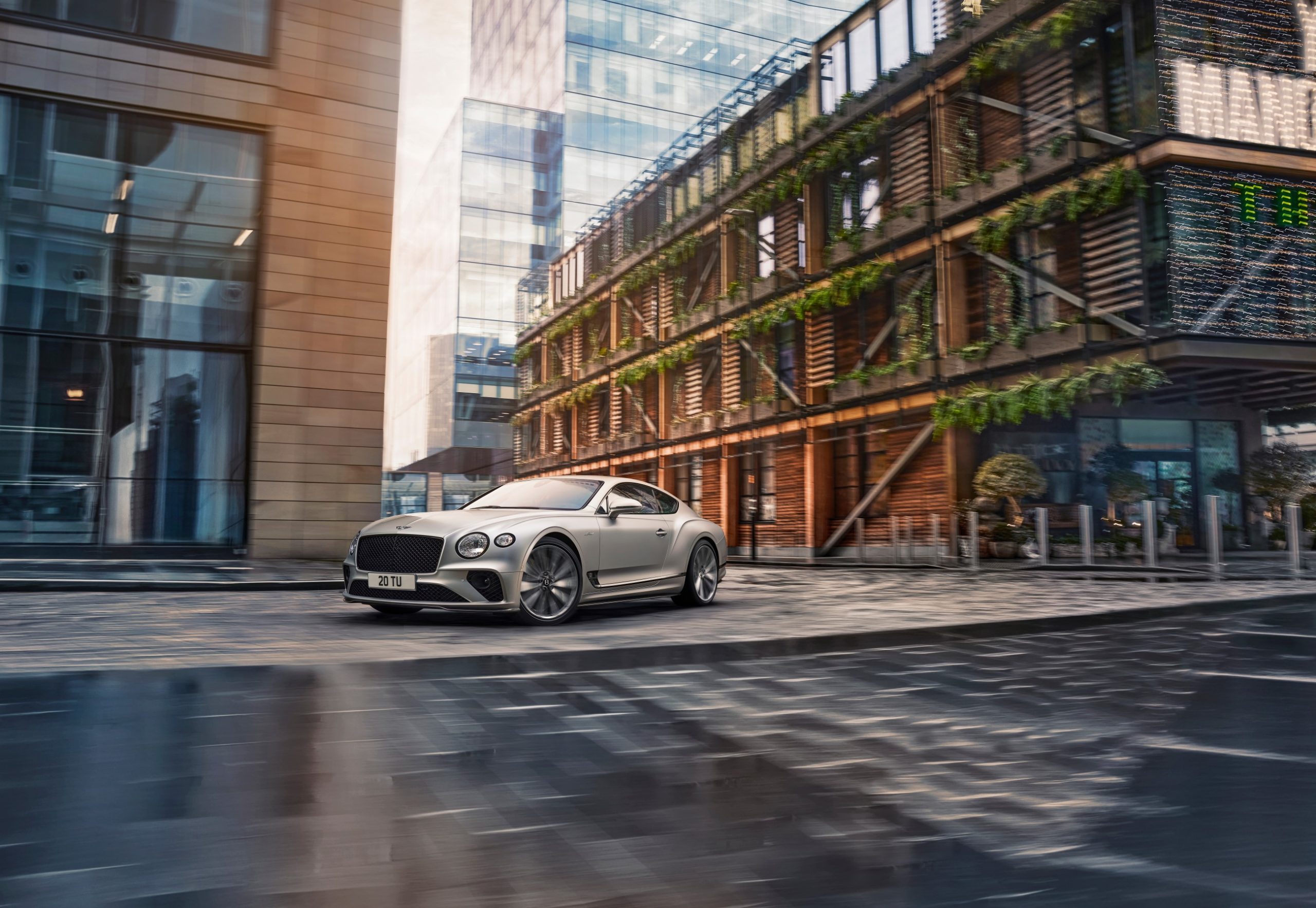 BENTLEY CONTINENTAL GT SPEED - изображение ------------jpeg-Imagery_Continental-GT-Speed_22MY_Continental-GT-Speed-Dynamic-Front-3Qtr-scaled на luxuryselection.ru!