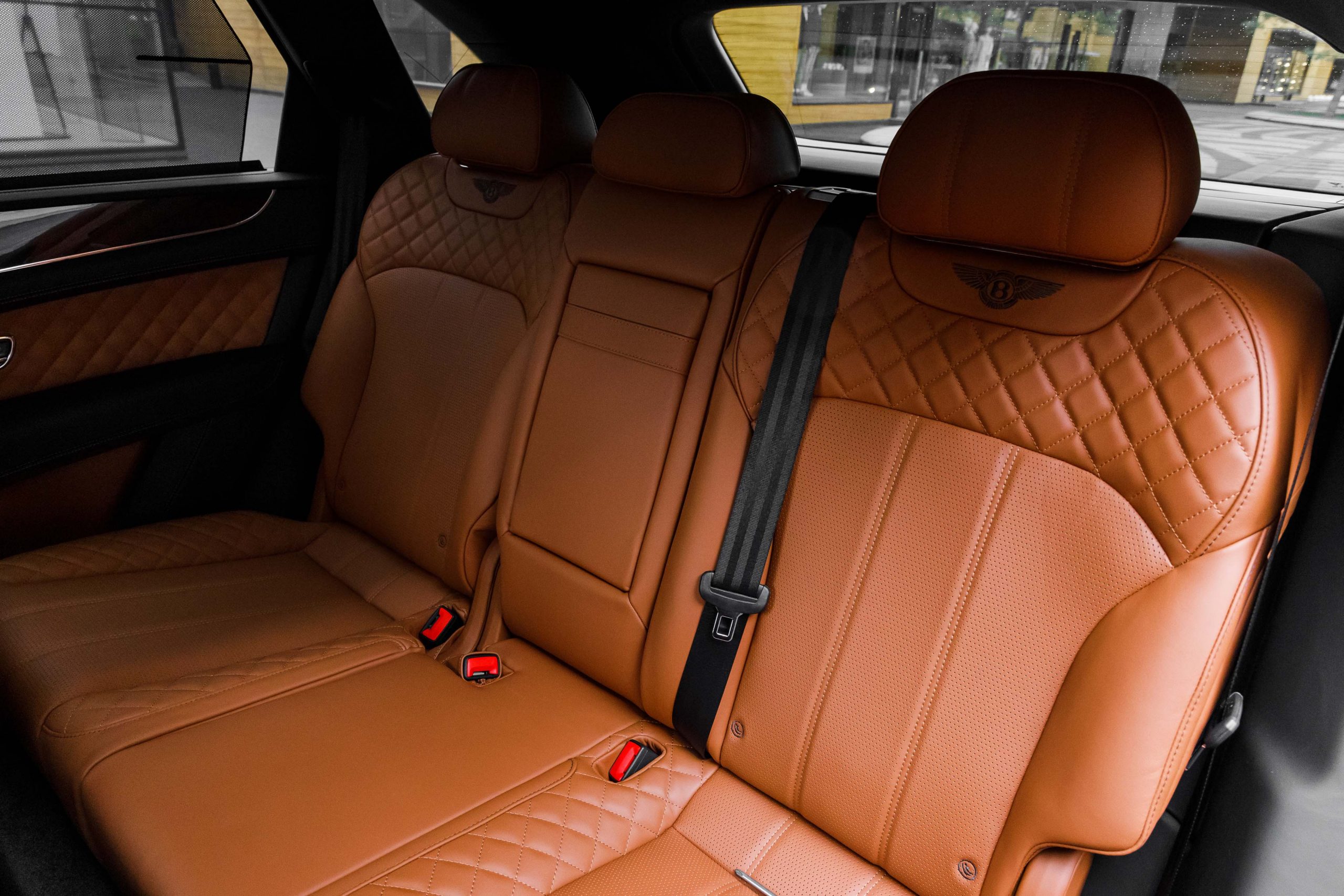 ВАШЕ ПРЕИМУЩЕСТВО НА BENTLEY BENTAYGA - изображение 02042020_Bentley_033-scaled на luxuryselection.ru!