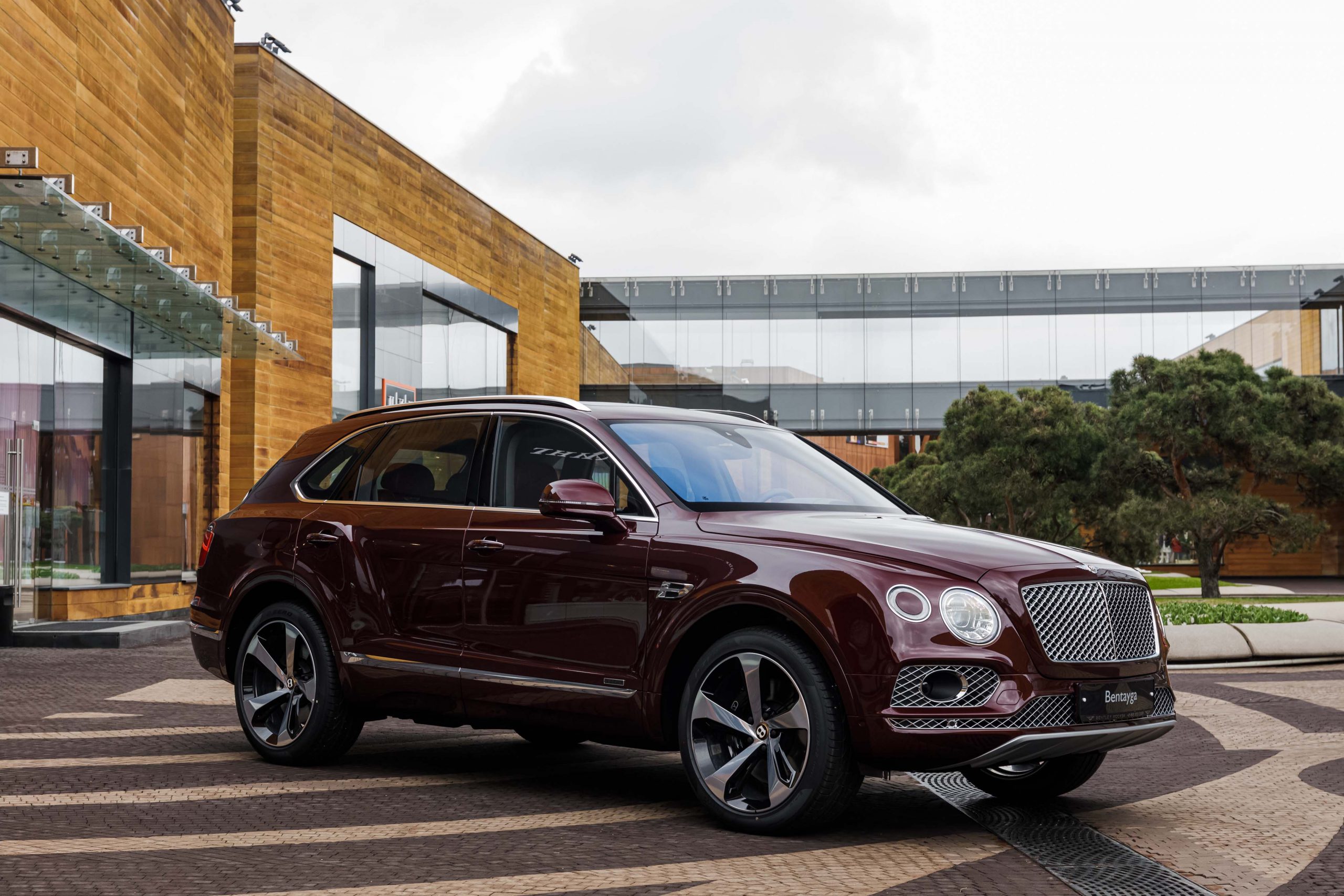 ВАШЕ ПРЕИМУЩЕСТВО НА BENTLEY BENTAYGA - изображение 02042020_Bentley_040-scaled на luxuryselection.ru!