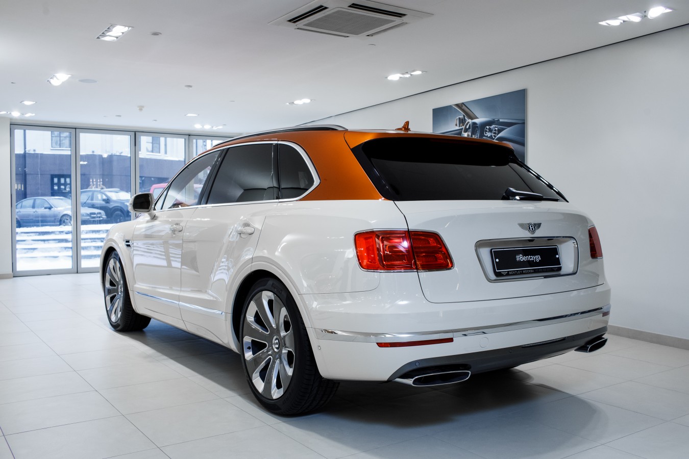 СОЗДАНО ВРУЧНУЮ В ВЕЛИКОБРИТАНИИ, ВЫБРАНО С ЛЮБОВЬЮ В РОССИИ - изображение 060218Bentley_009 на luxuryselection.ru!