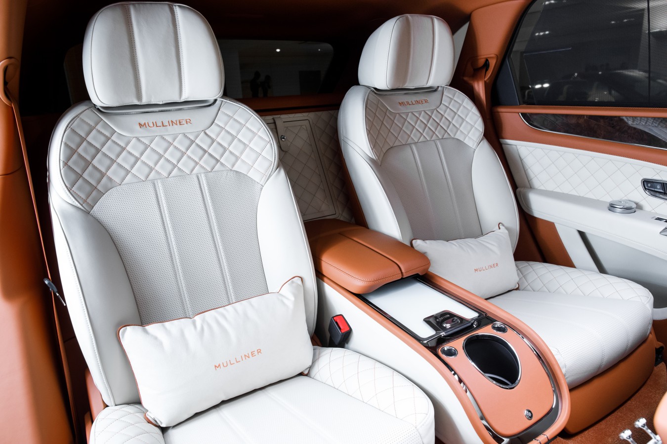 СОЗДАНО ВРУЧНУЮ В ВЕЛИКОБРИТАНИИ, ВЫБРАНО С ЛЮБОВЬЮ В РОССИИ - изображение 060218Bentley_021 на luxuryselection.ru!