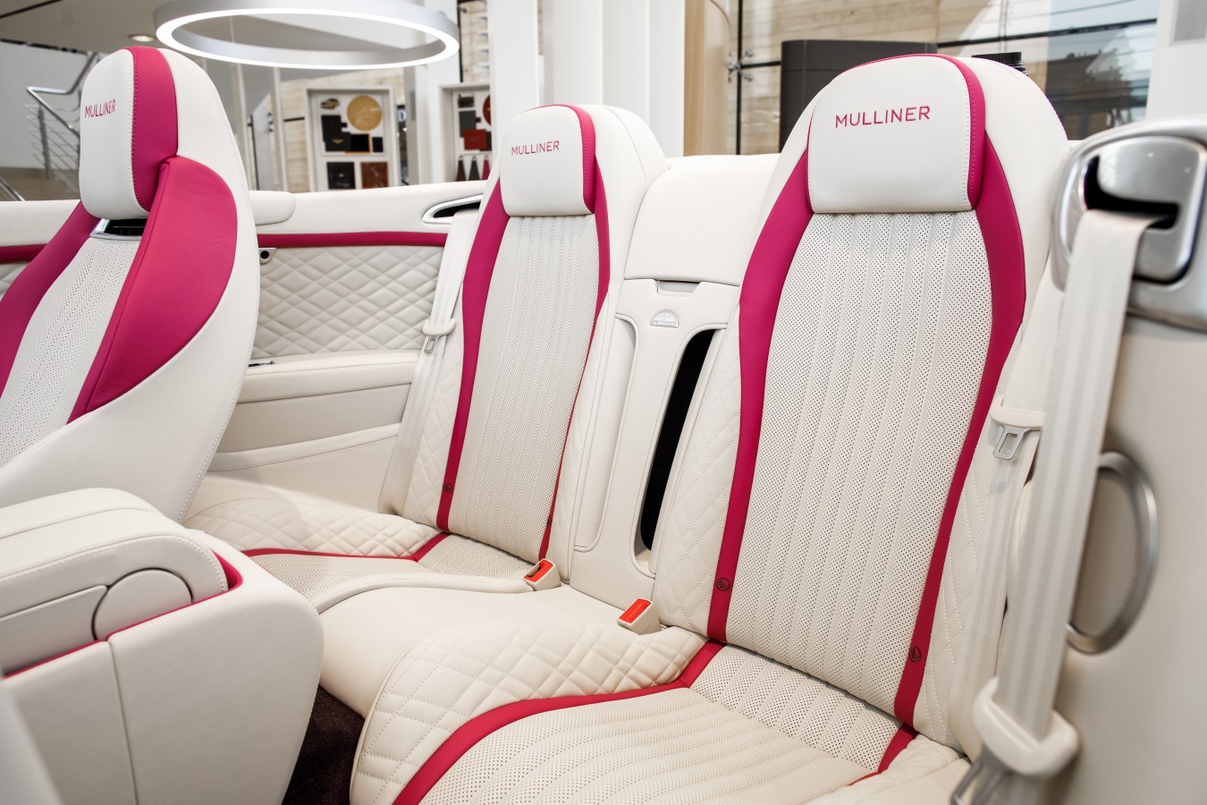 СОЗДАНО ВРУЧНУЮ В ВЕЛИКОБРИТАНИИ, ВЫБРАНО С ЛЮБОВЬЮ В РОССИИ - изображение 080218Bentley_034 на luxuryselection.ru!