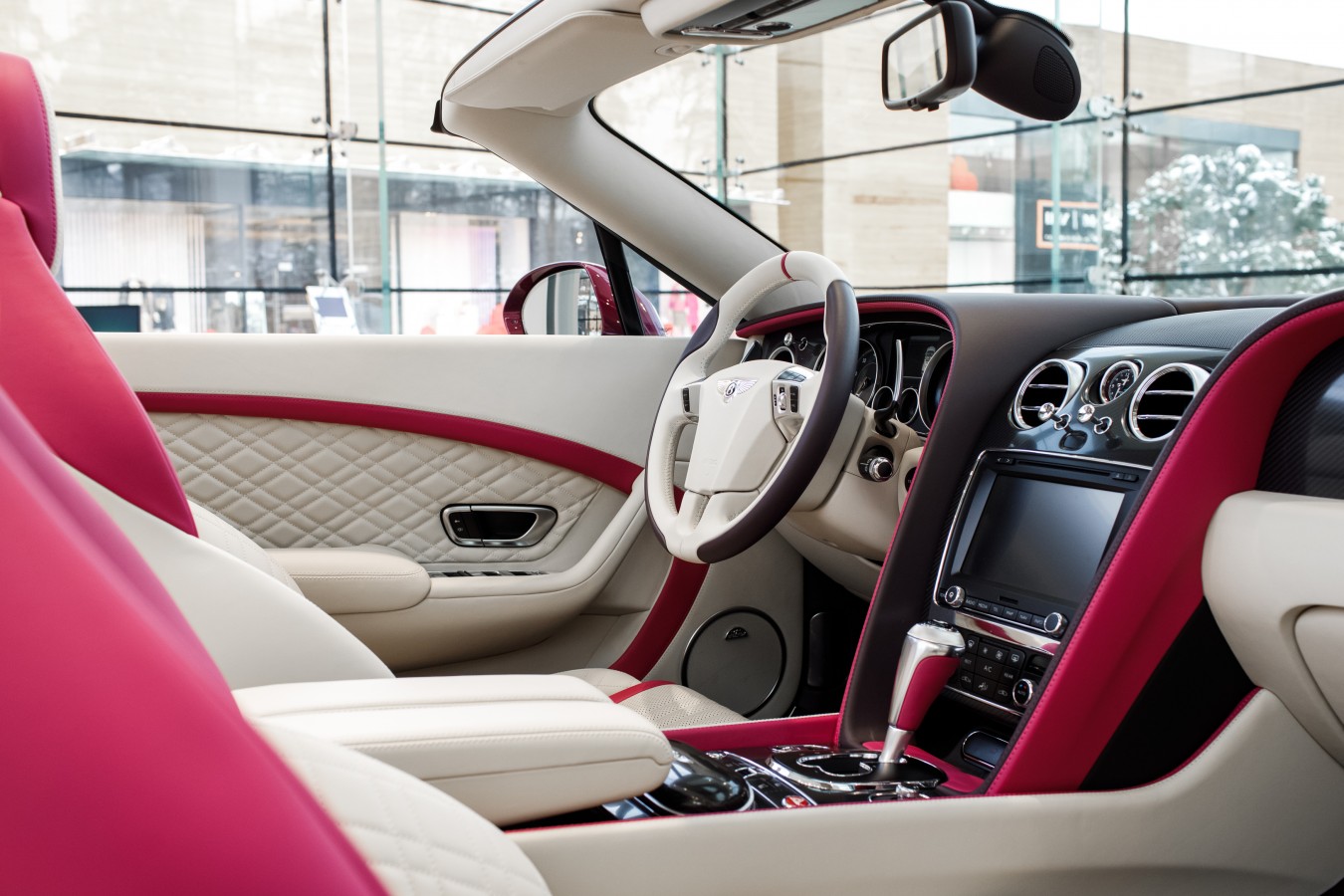 СОЗДАНО ВРУЧНУЮ В ВЕЛИКОБРИТАНИИ, ВЫБРАНО С ЛЮБОВЬЮ В РОССИИ - изображение 080218Bentley_035 на luxuryselection.ru!