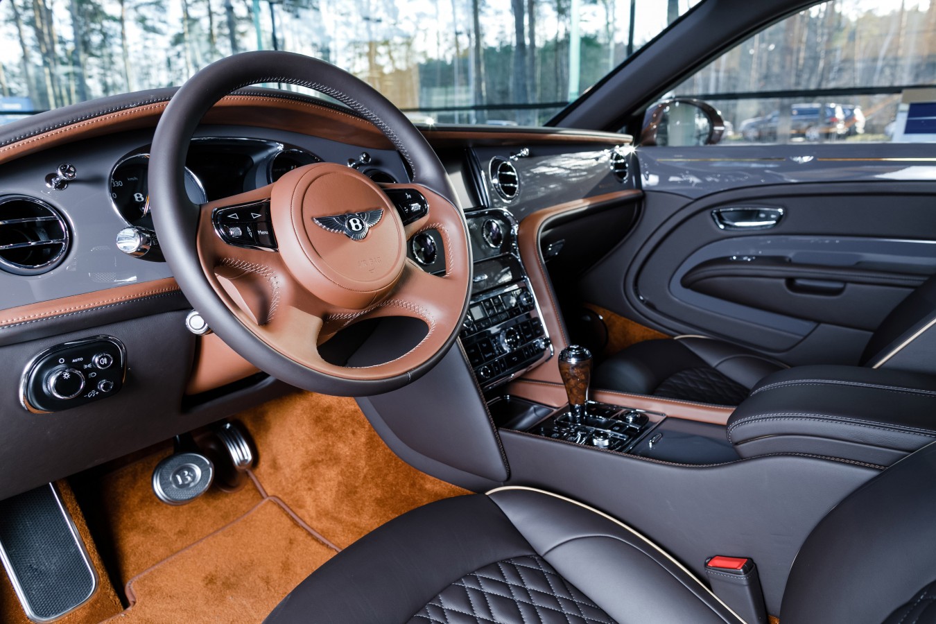 СОЗДАНО ВРУЧНУЮ В ВЕЛИКОБРИТАНИИ, ВЫБРАНО С ЛЮБОВЬЮ В РОССИИ - изображение 091117Bentley_007 на luxuryselection.ru!