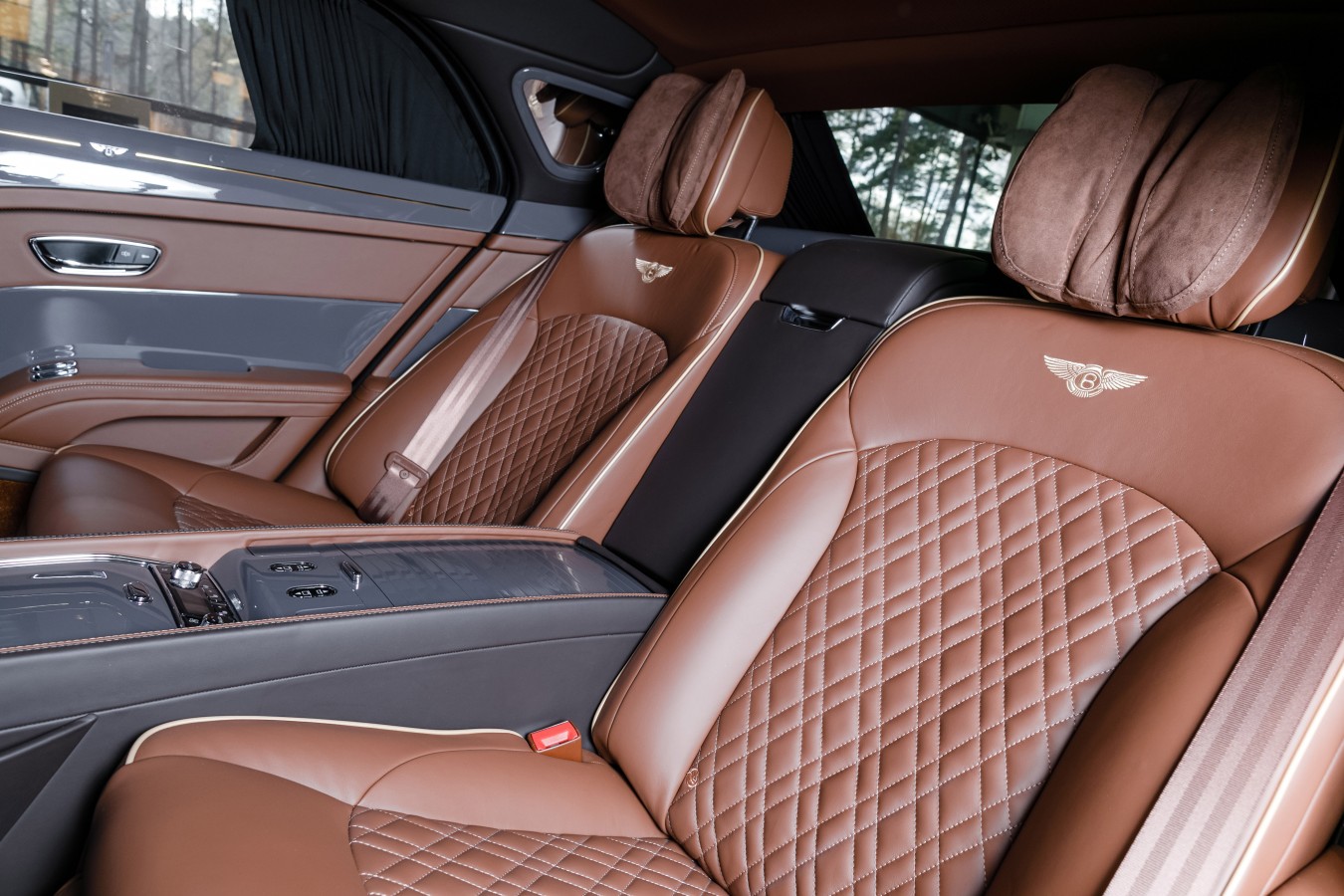 СОЗДАНО ВРУЧНУЮ В ВЕЛИКОБРИТАНИИ, ВЫБРАНО С ЛЮБОВЬЮ В РОССИИ - изображение 091117Bentley_012 на luxuryselection.ru!