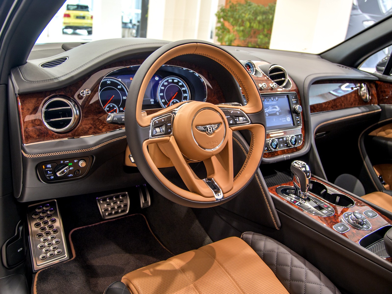 Bentley Bentayga: финальная коллекция 2020 - изображение 11-1-1 на luxuryselection.ru!