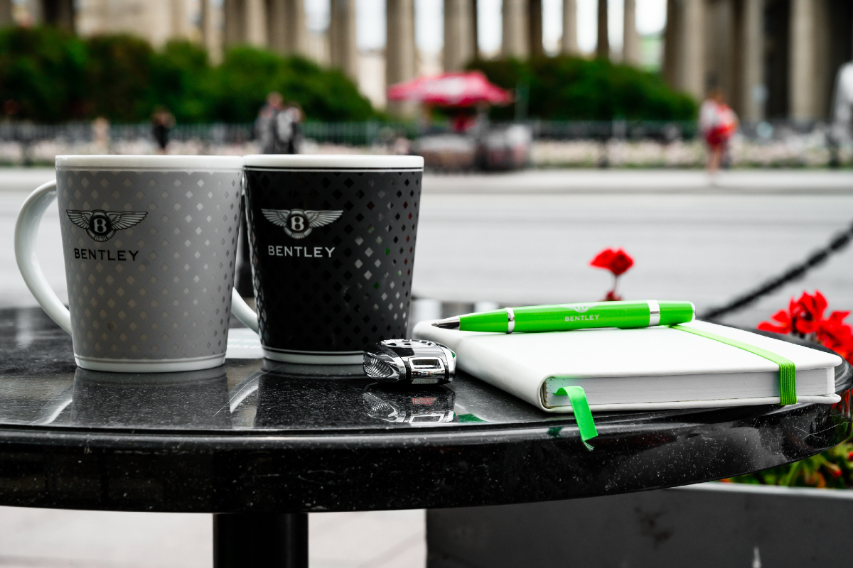 Коллекция летних аксессуаров в «Bentley Санкт-Петербург»! - изображение 11-32-2 на luxuryselection.ru!