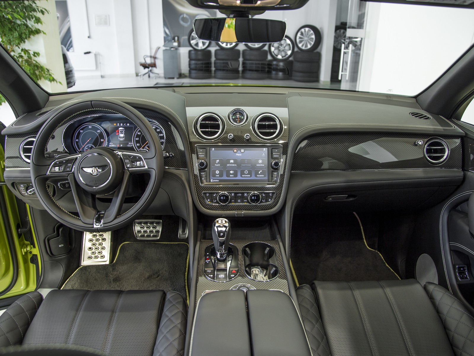 Bentley Bentayga: финальная коллекция 2020 - изображение 14-2 на luxuryselection.ru!