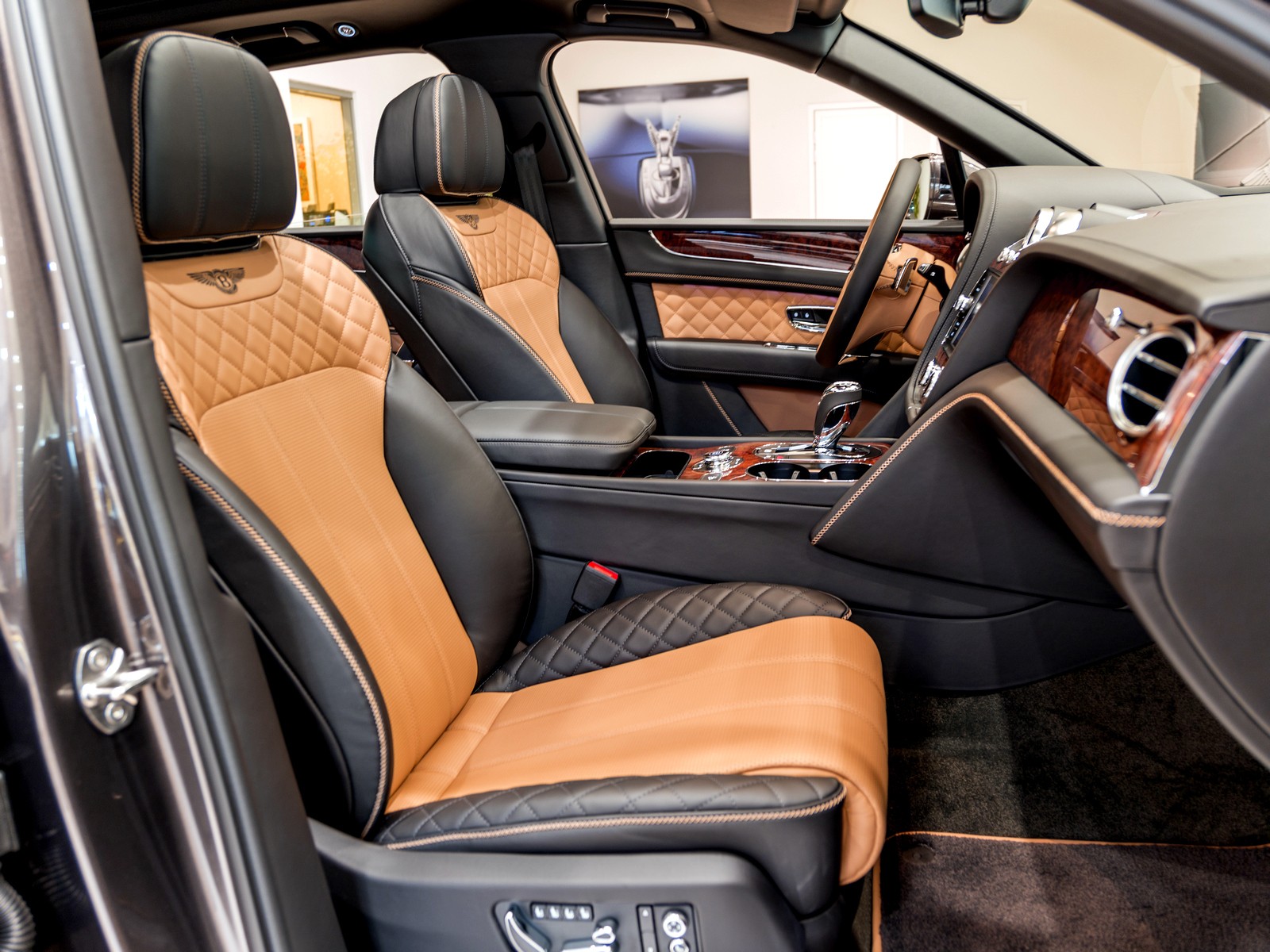 Bentley Bentayga: финальная коллекция 2020 - изображение 16-5 на luxuryselection.ru!