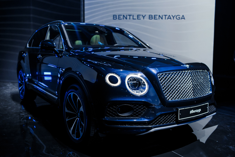 ЭКСТРАОРДИНАРНАЯ ПРЕЗЕНТАЦИЯ BENTLEY BENTAYGA В КОНЦЕРТНОМ ЗАЛЕ «БАРВИХА LUXURY VILLAGE» - изображение 161 на luxuryselection.ru!