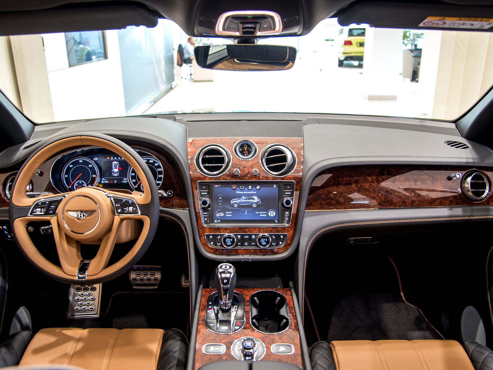 Bentley Bentayga: финальная коллекция 2020 - изображение 17-4 на luxuryselection.ru!