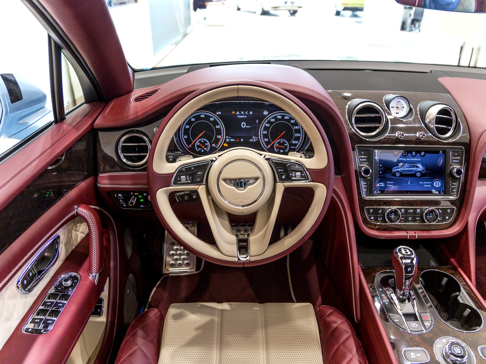Bentley Bentayga: финальная коллекция 2020 - изображение 24-1 на luxuryselection.ru!
