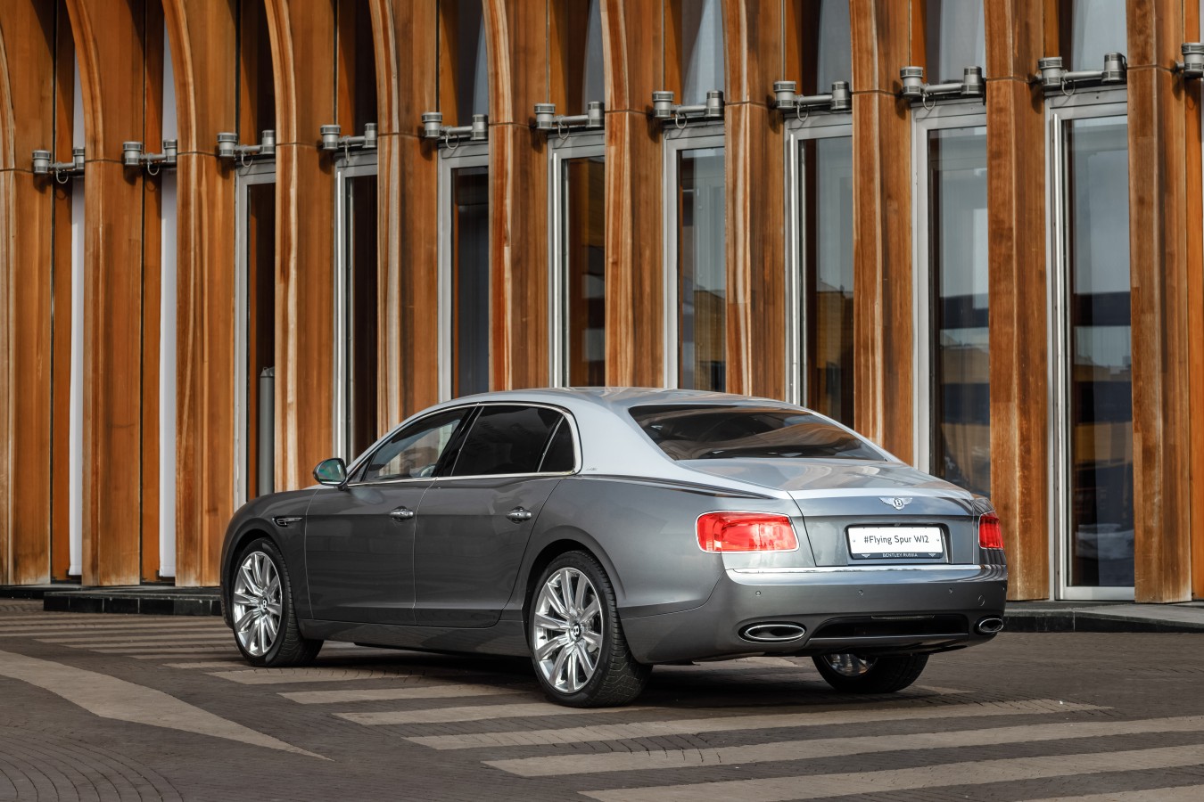 ВАШ НОВЫЙ BENTLEY FLYING SPUR К НОВОМУ ГОДУ! - изображение 240218Bentley_040 на luxuryselection.ru!