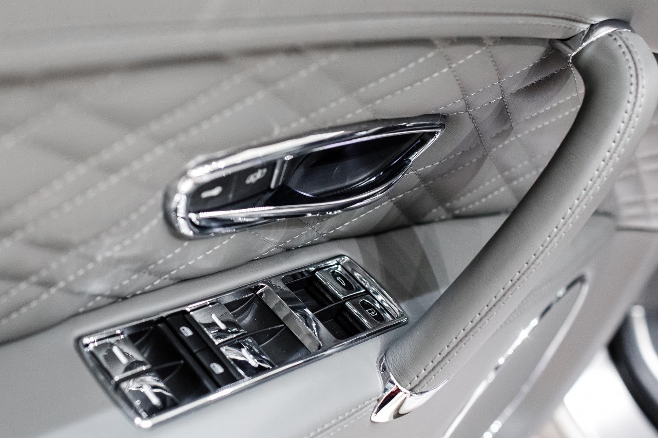 СОЗДАНО ВРУЧНУЮ В ВЕЛИКОБРИТАНИИ, ВЫБРАНО С ЛЮБОВЬЮ В РОССИИ - изображение 251217_Flying_006 на luxuryselection.ru!