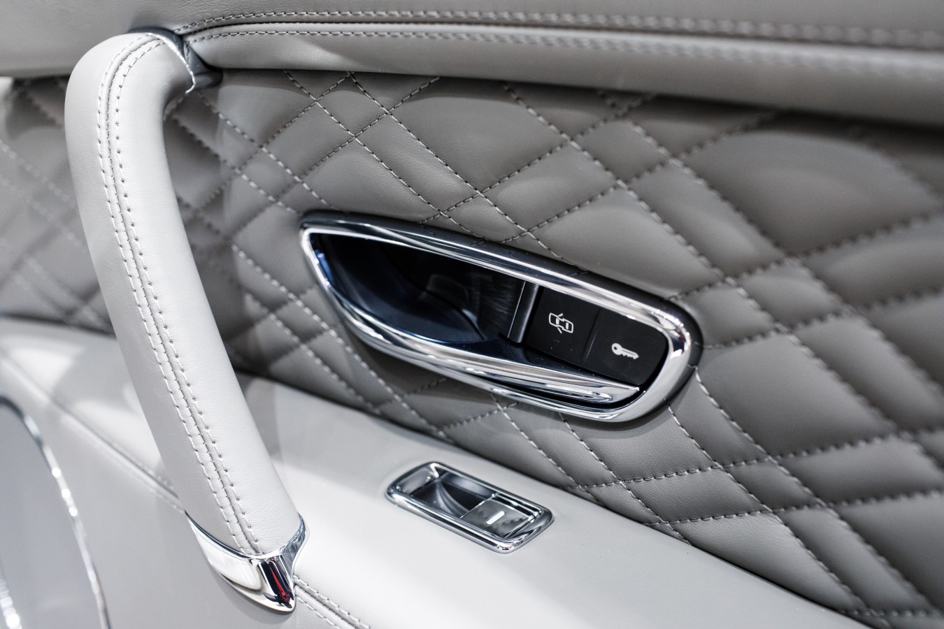 СОЗДАНО ВРУЧНУЮ В ВЕЛИКОБРИТАНИИ, ВЫБРАНО С ЛЮБОВЬЮ В РОССИИ - изображение 251217_Flying_012 на luxuryselection.ru!