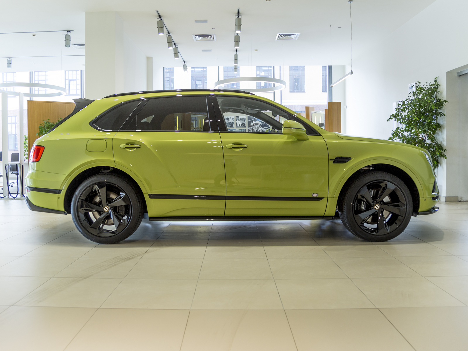 Bentley Bentayga: финальная коллекция 2020 - изображение 3-13 на luxuryselection.ru!