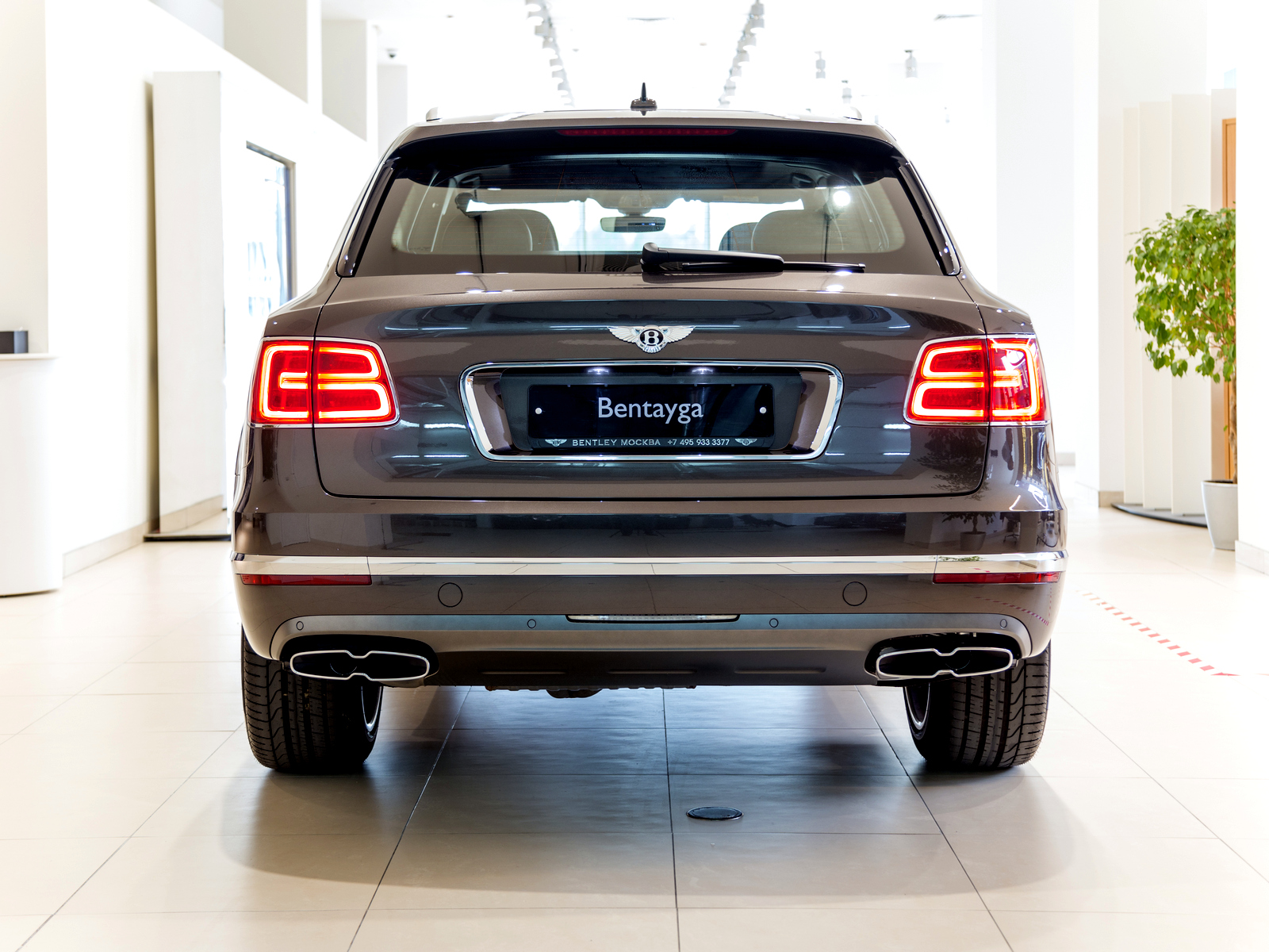 Bentley Bentayga: финальная коллекция 2020 - изображение 5-6 на luxuryselection.ru!