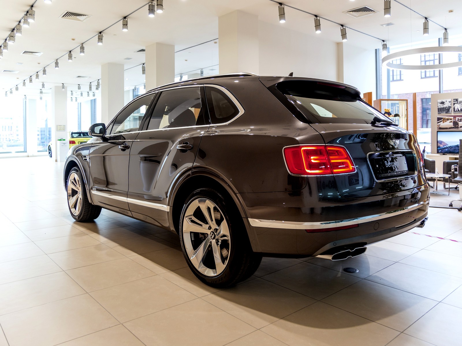 Bentley Bentayga: финальная коллекция 2020 - изображение 6-5 на luxuryselection.ru!