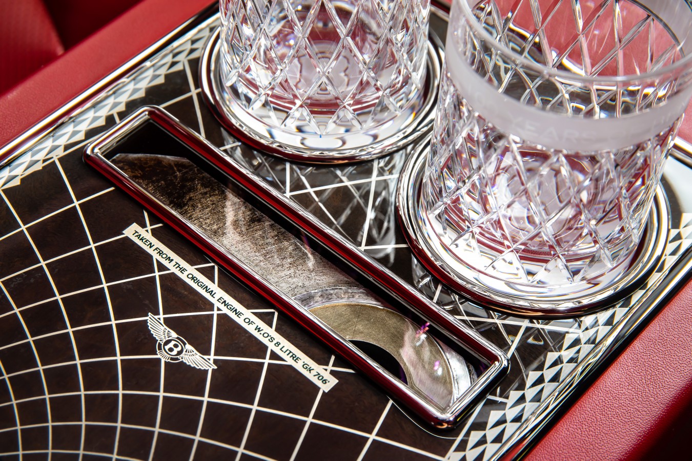 УНИКАЛЬНЫЙ АВТОМОБИЛЬ К ВЕЛИЧАЙШЕЙ ДАТЕ! MULSANNE W. O. EDITION ОТ MULLINER - изображение 6-Mulsanne-WO-Edition-Interior-Detail на luxuryselection.ru!