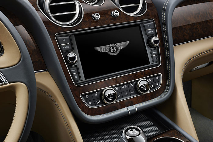 РОССИЙСКАЯ ПРЕМЬЕРА BENTAYGA В «BENTLEY МОСКВА» - изображение 92 на luxuryselection.ru!