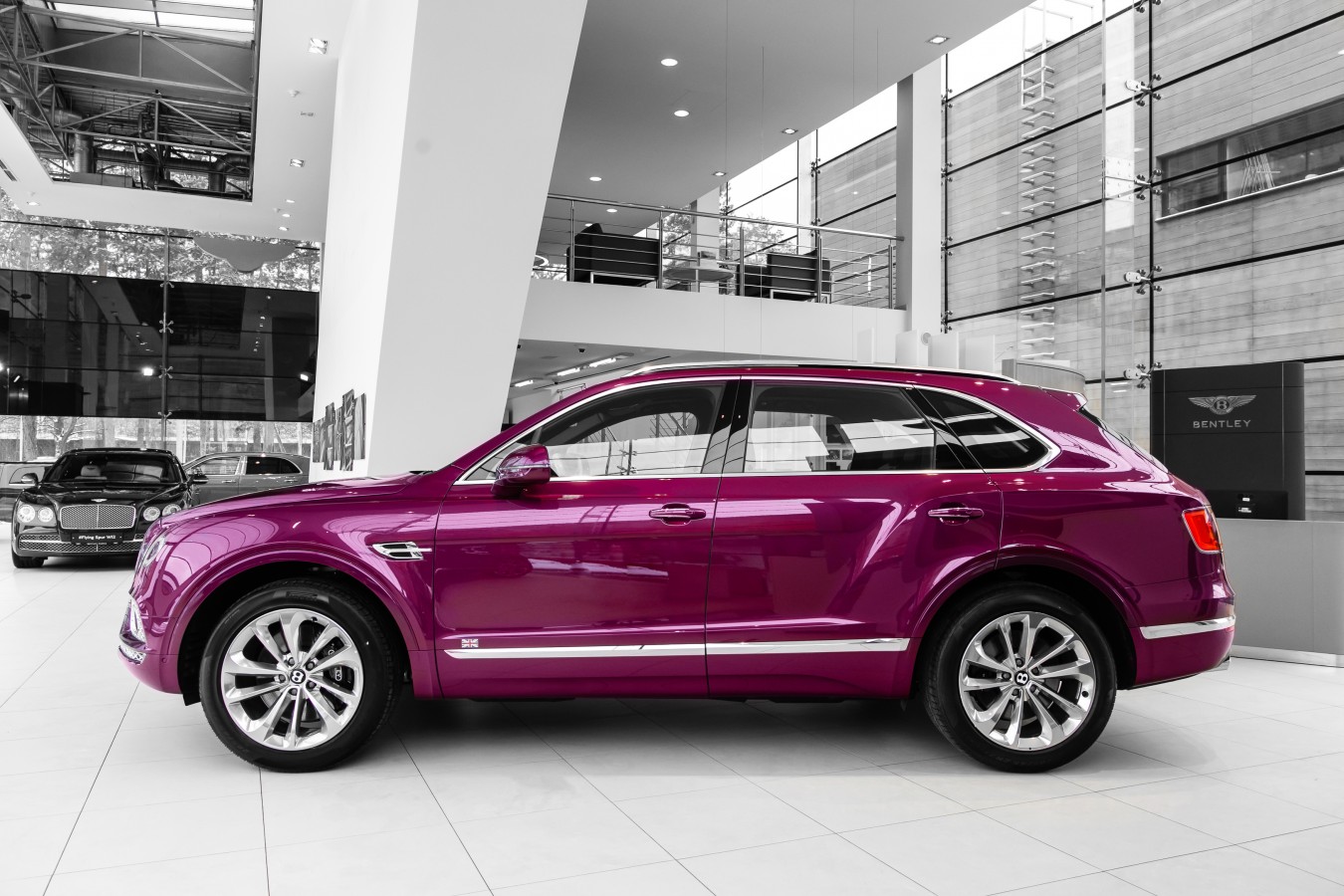 LADY`S COLLECTION SPB - изображение Bentayga-Diesel_003 на luxuryselection.ru!