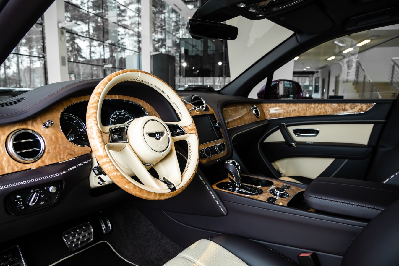 LADY`S COLLECTION SPB - изображение Bentayga-Diesel_006 на luxuryselection.ru!