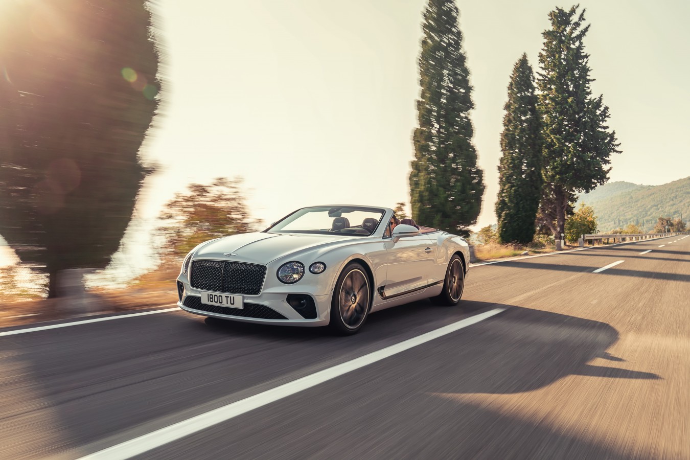 НОВЫЙ КАБРИОЛЕТ BENTLEY CONTINENTAL GTC - изображение Bentley-Continental-GT-Convertible-121 на luxuryselection.ru!