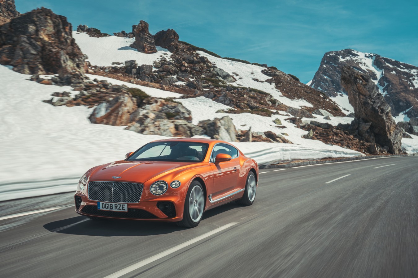 НОВЫЙ BENTLEY CONTINENTAL GT – УЖЕ В ШОУ-РУМАХ - изображение Bentley-Continental-GT-Orange-Flame-7 на luxuryselection.ru!