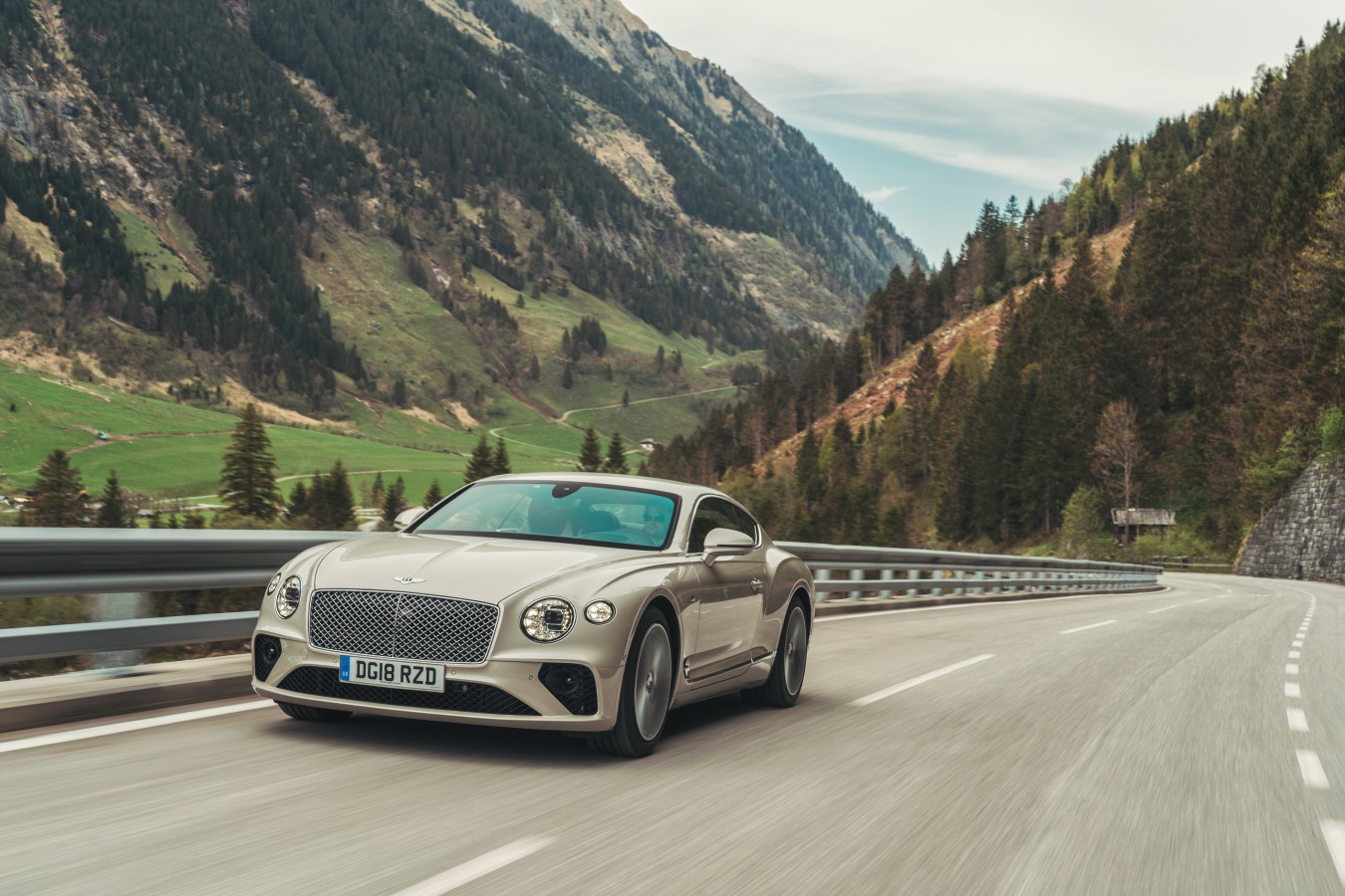 НОВЫЙ BENTLEY CONTINENTAL GT – УЖЕ В ШОУ-РУМАХ - изображение Bentley-Continental-GT-White-Sand-6 на luxuryselection.ru!