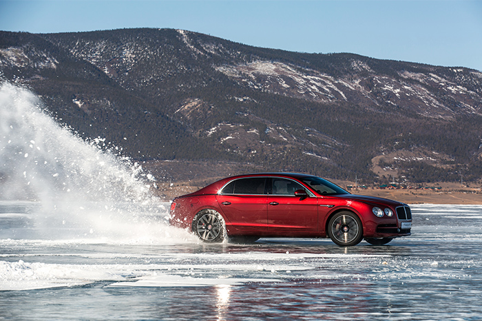 СЕЗОННЫЙ ОСМОТР BENTLEY В ПОДАРОК* - изображение Bentley-Flying-Spur-V8-Dynamics-on-Baikal-Ice на luxuryselection.ru!