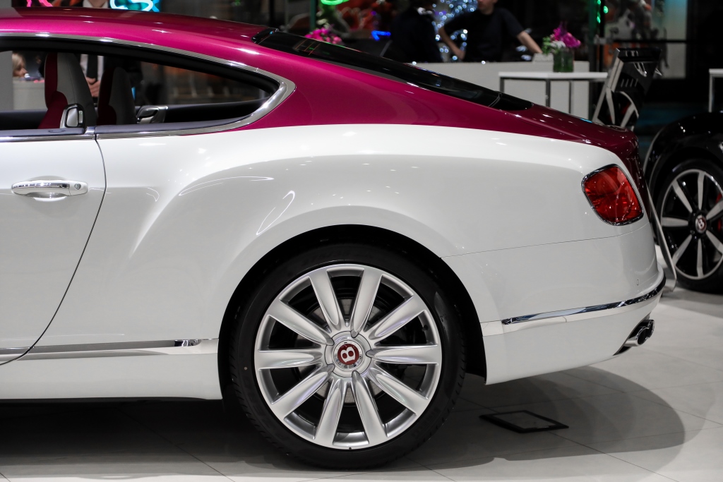 УНИКАЛЬНЫЙ BENTLEY CONTINENTAL GT V8             MAGENTA EDITION - изображение IMG-051 на luxuryselection.ru!