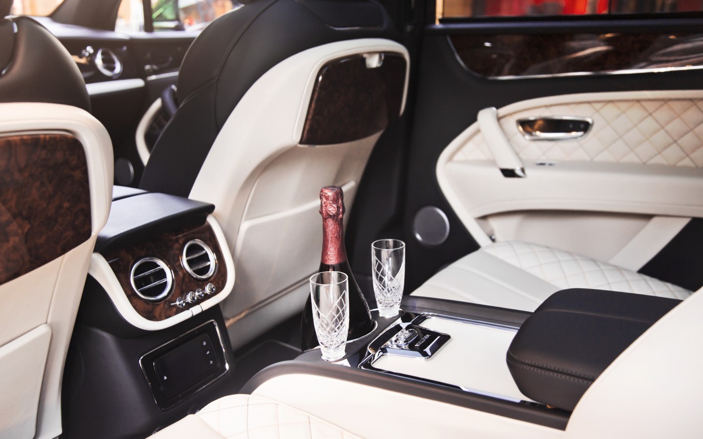 КОЛЛЕКЦИЯ BENTLEY BENTAYGA MULLINER - изображение IMG_0035 на luxuryselection.ru!