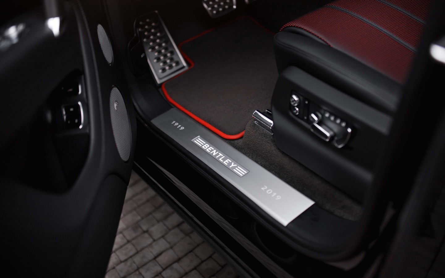 BENTLEY MULLINER COLLECTION - изображение IMG_0122 на luxuryselection.ru!