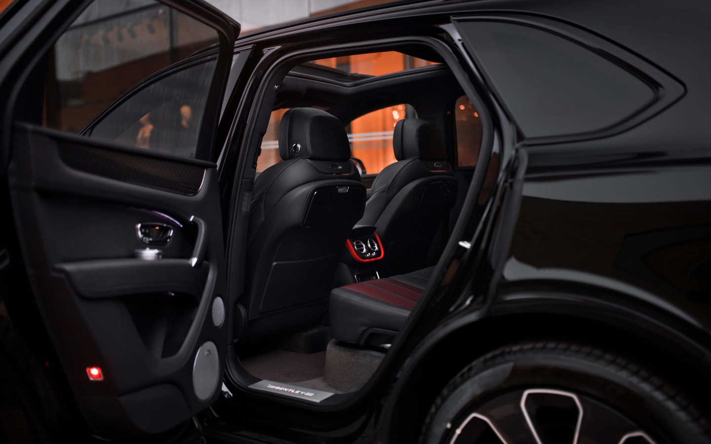 BENTLEY MULLINER COLLECTION - изображение IMG_0130 на luxuryselection.ru!