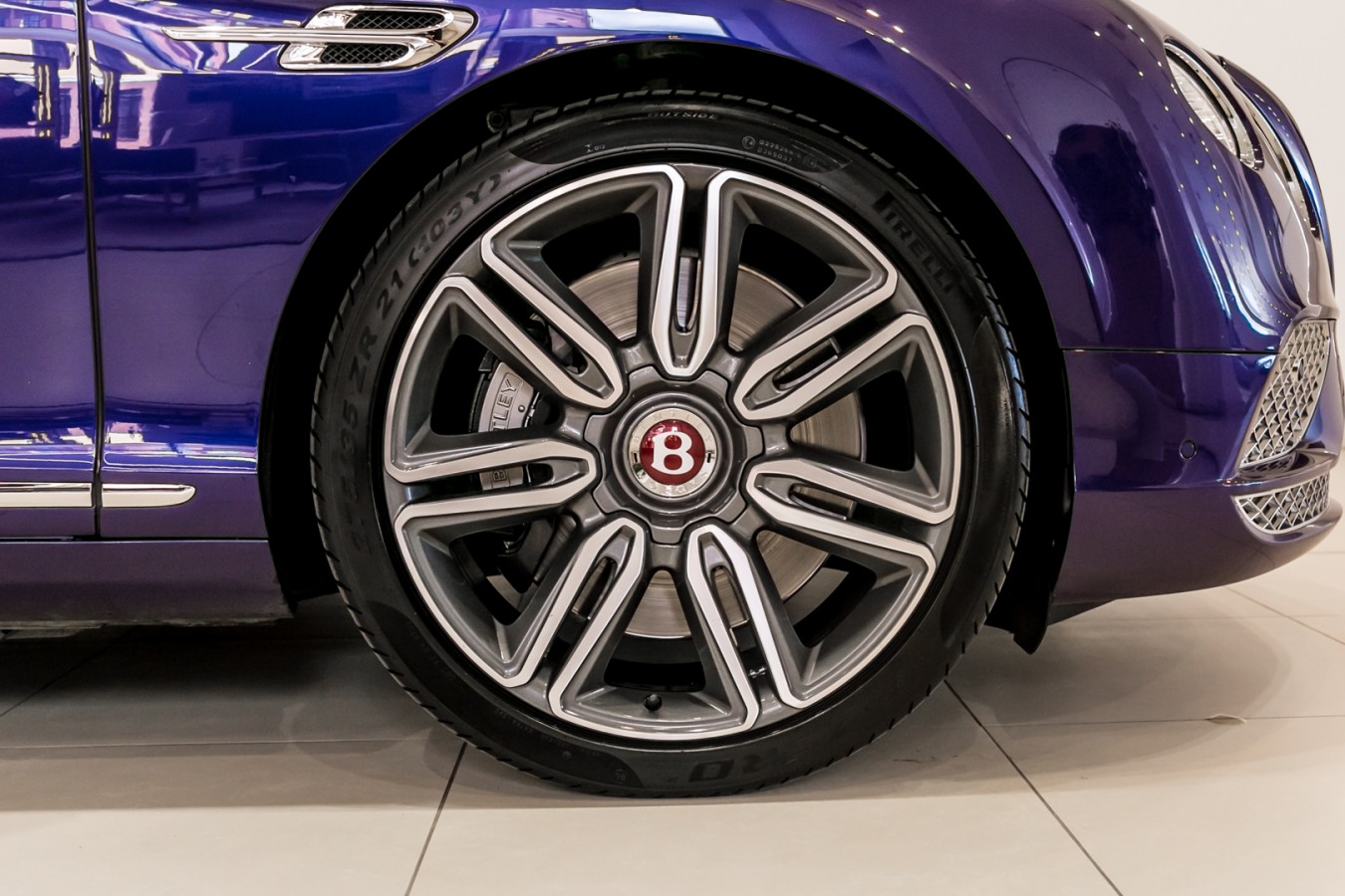 Линейка автомобилей с пробегом в Bentley Cанкт-Петербург - изображение IMG_0832 на luxuryselection.ru!