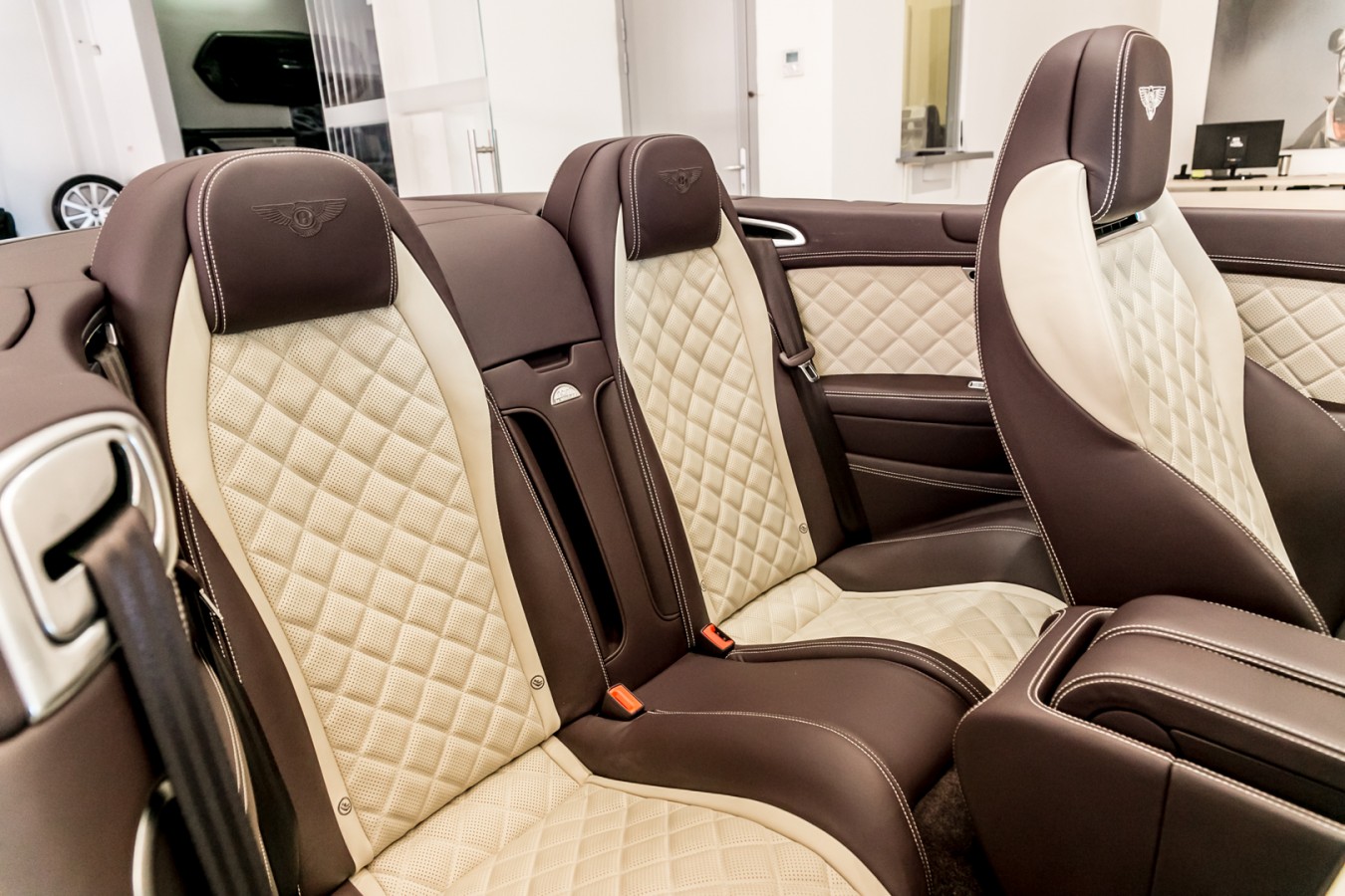 Линейка автомобилей с пробегом в Bentley Cанкт-Петербург - изображение IMG_0836-1 на luxuryselection.ru!