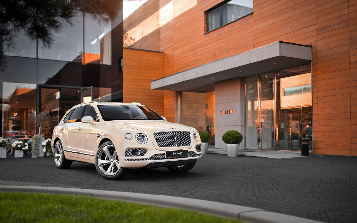 BENTLEY BENTAYGA DIESEL C ВЫГОДОЙ ДО 1 500 000 РУБЛЕЙ! при покупке автомобиля в trade-in - изображение IMG_1564 на luxuryselection.ru!