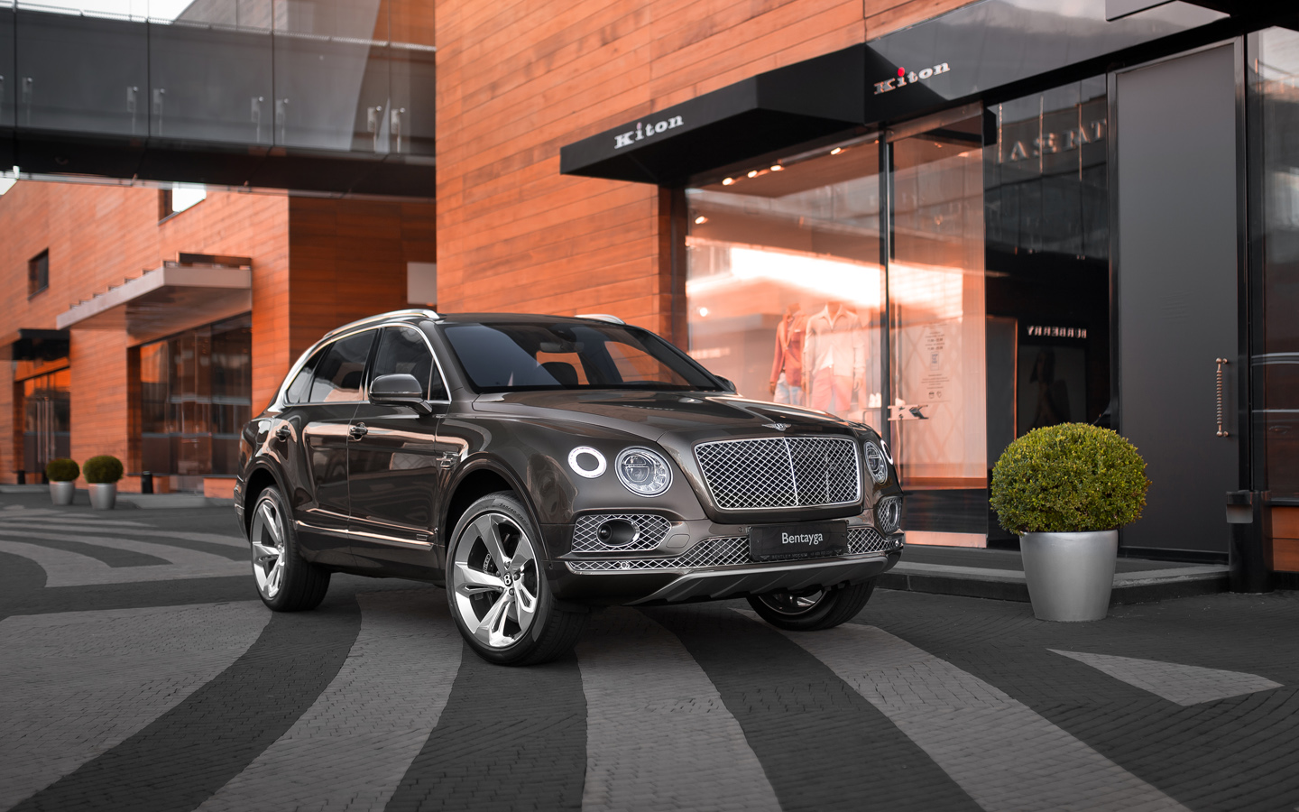 BENTLEY BENTAYGA DIESEL C ВЫГОДОЙ ДО 1 500 000 РУБЛЕЙ! при покупке автомобиля в trade-in - изображение IMG_2270 на luxuryselection.ru!