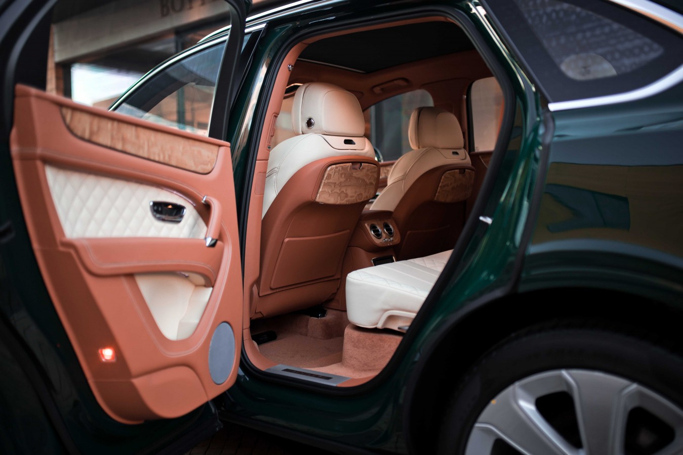 ВАШЕ ПРЕИМУЩЕСТВО НА BENTLEY BENTAYGA - изображение IMG_3277_s на luxuryselection.ru!