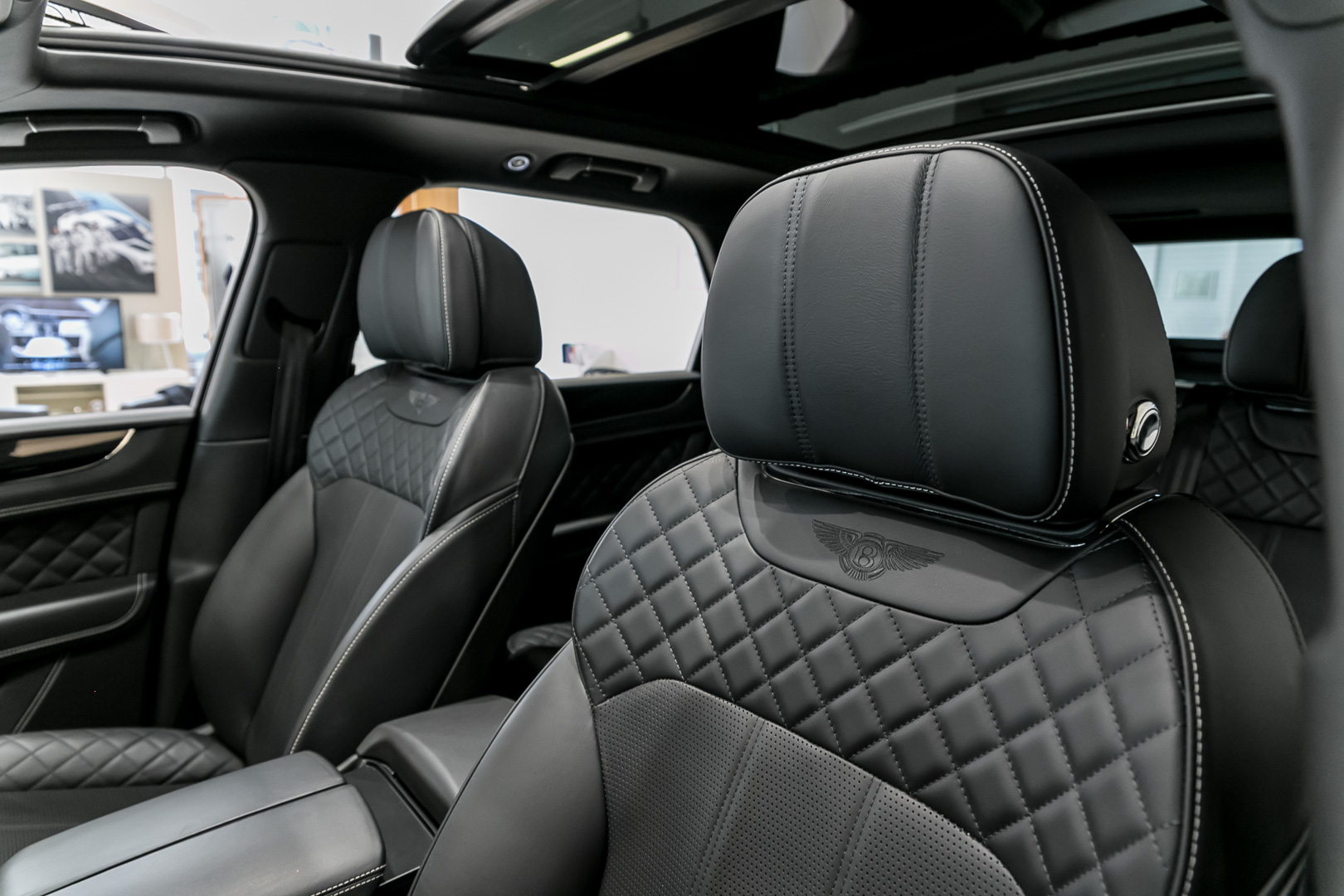 Линейка автомобилей с пробегом в Bentley Cанкт-Петербург - изображение IMG_3622 на luxuryselection.ru!