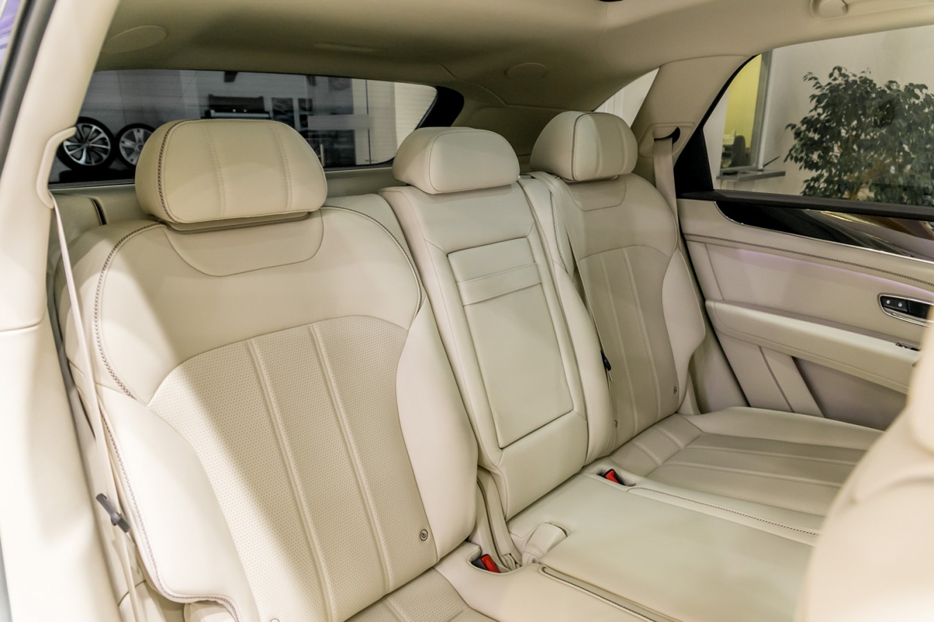 BENTAYGA DIESEL - изображение IMG_4097 на luxuryselection.ru!