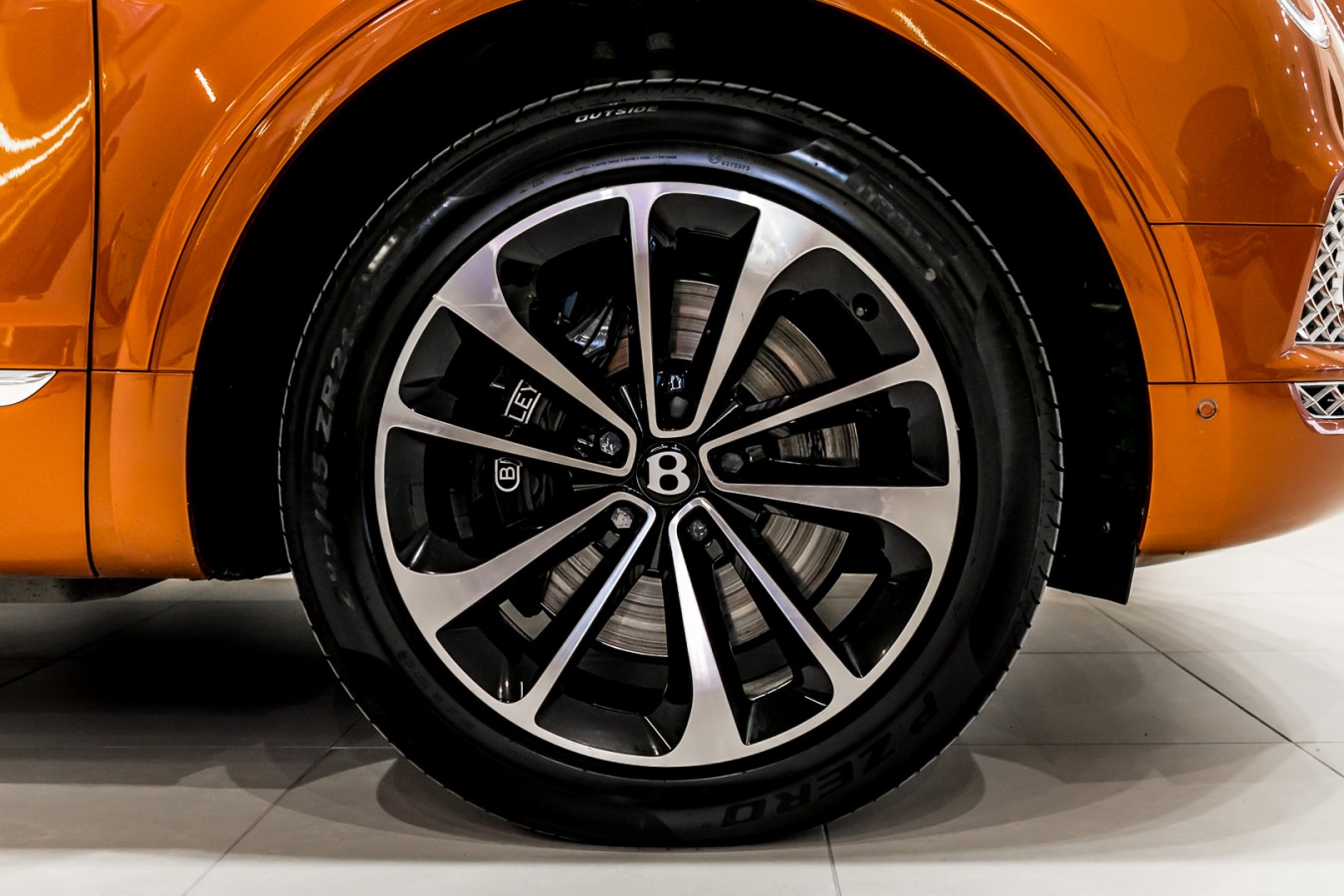 Линейка автомобилей с пробегом в Bentley Cанкт-Петербург - изображение IMG_4308 на luxuryselection.ru!