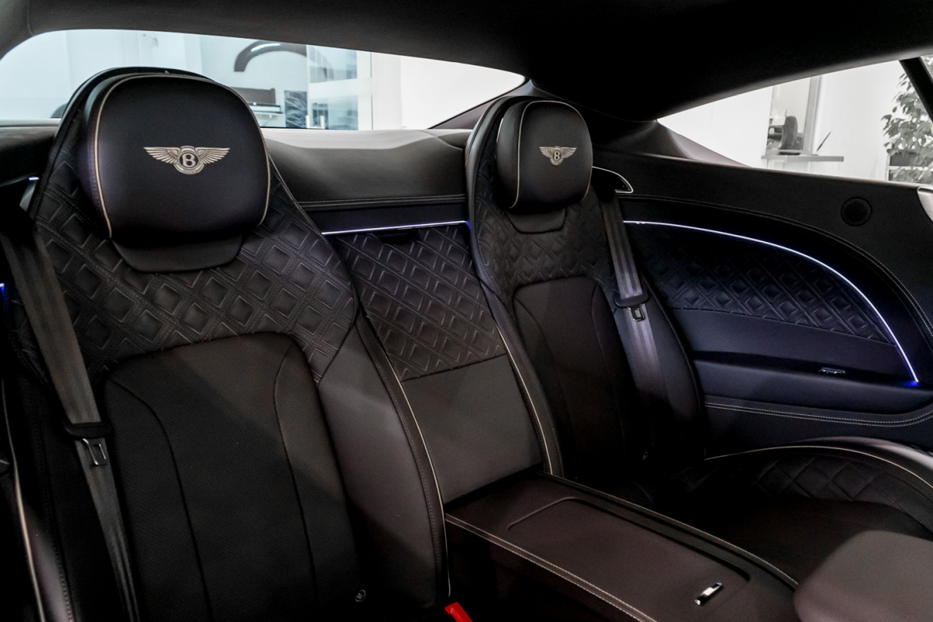 Линейка автомобилей с пробегом в Bentley Cанкт-Петербург - изображение IMG_4320 на luxuryselection.ru!