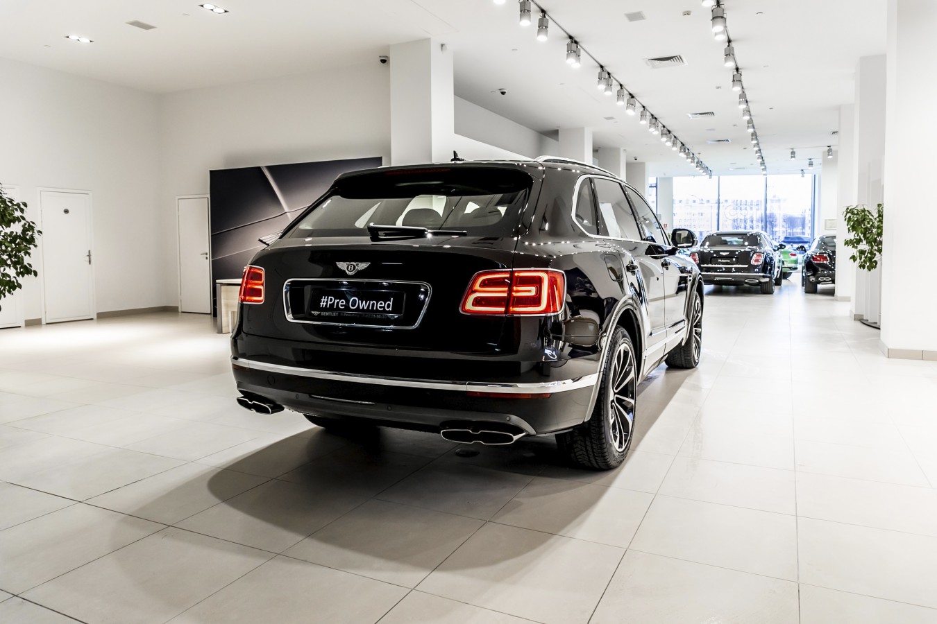 Линейка автомобилей с пробегом в Bentley Cанкт-Петербург - изображение IMG_4339 на luxuryselection.ru!