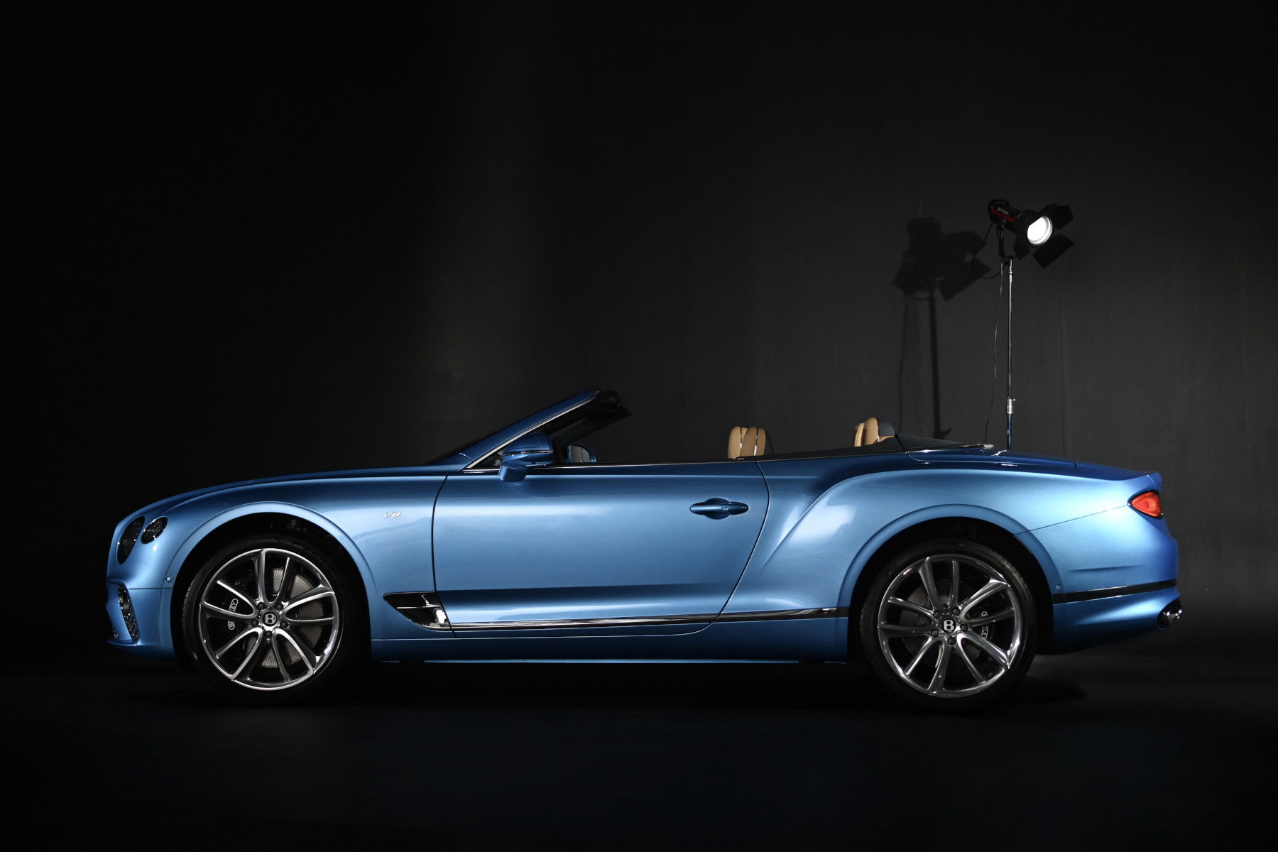 Кабриолет Bentley Continental GTC уже в шоуруме «Bentley Санкт-Петербург» - изображение IMG_4351_1 на luxuryselection.ru!