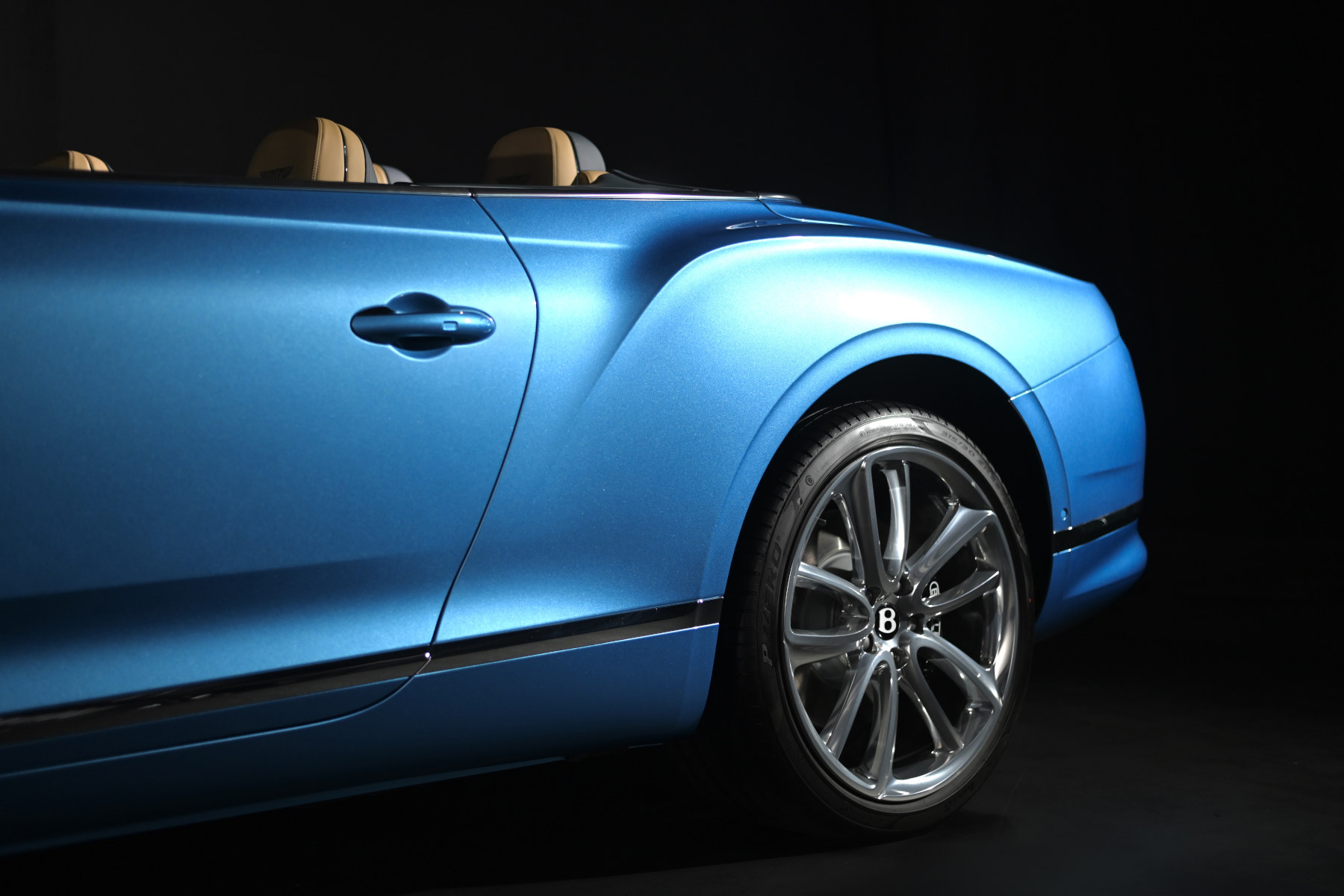 Кабриолет Bentley Continental GTC уже в шоуруме «Bentley Санкт-Петербург» - изображение IMG_4356_1 на luxuryselection.ru!