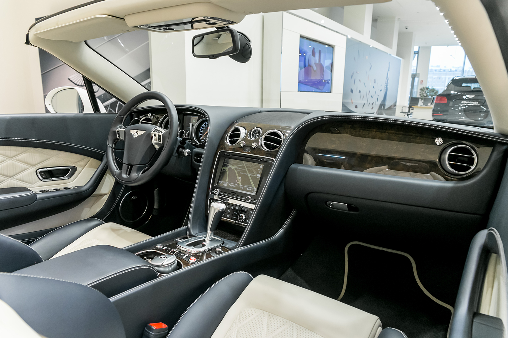 Линейка автомобилей с пробегом в Bentley Cанкт-Петербург - изображение IMG_4427 на luxuryselection.ru!