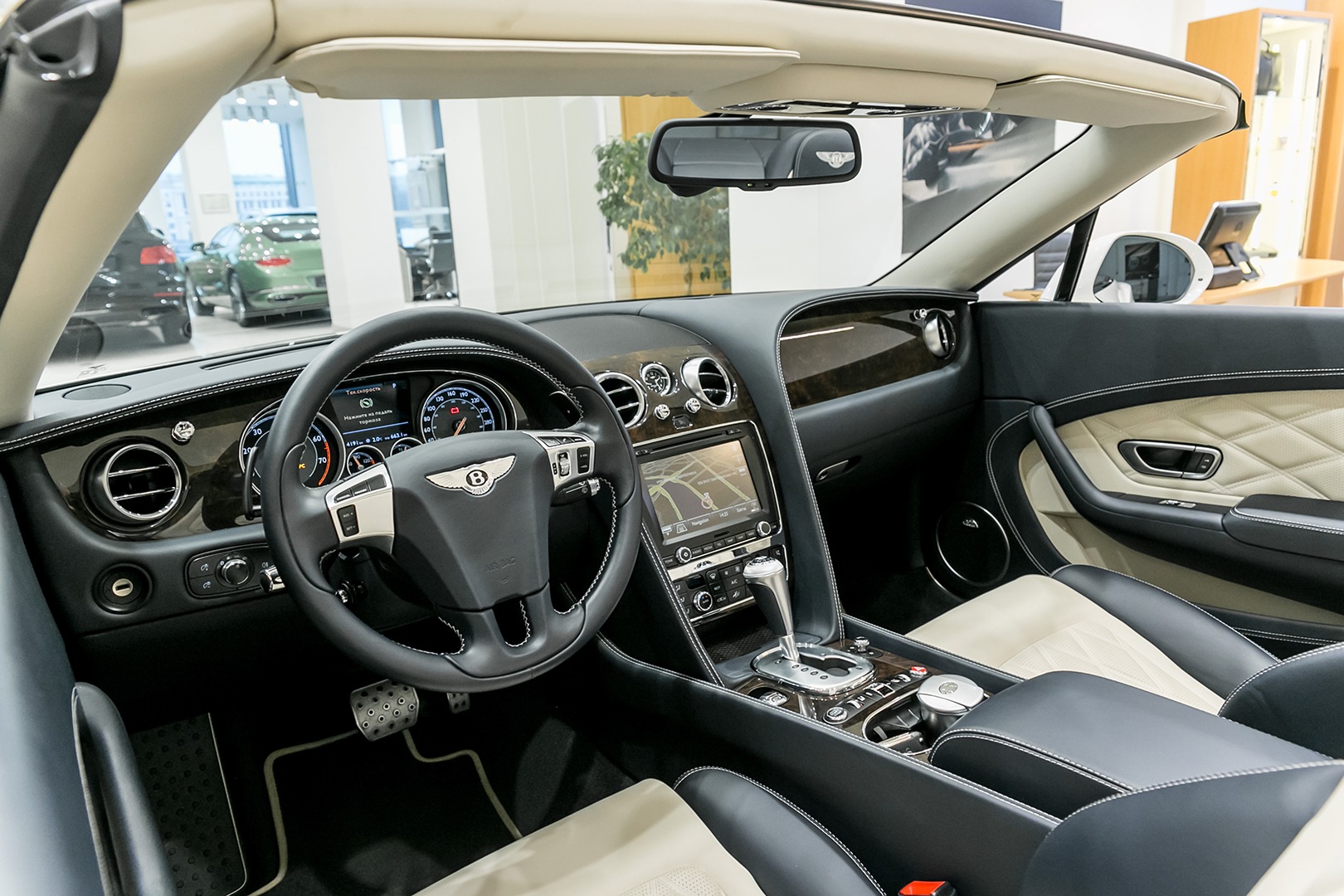 Линейка автомобилей с пробегом в Bentley Cанкт-Петербург - изображение IMG_4428 на luxuryselection.ru!