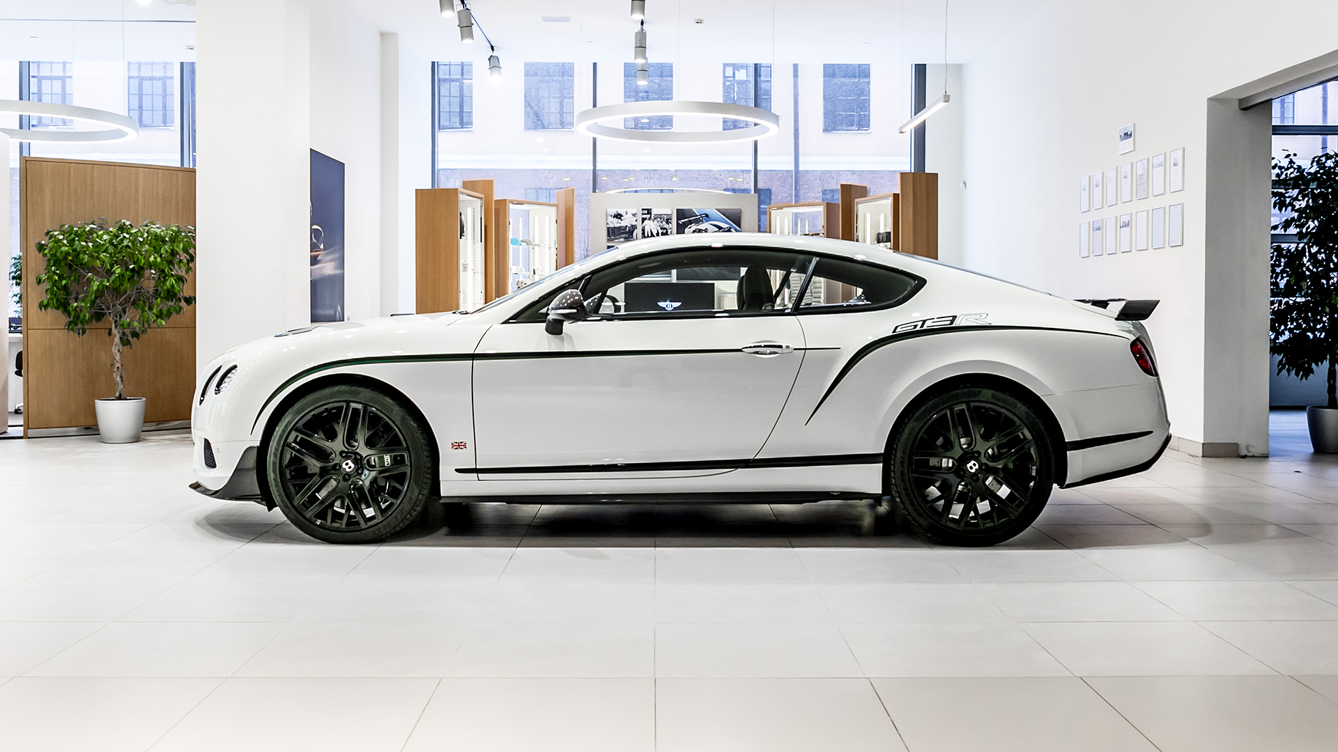 Линейка автомобилей с пробегом в Bentley Cанкт-Петербург - изображение IMG_4871 на luxuryselection.ru!