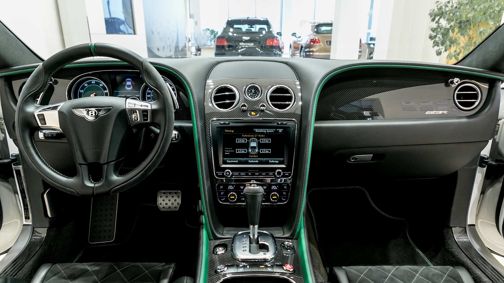 Линейка автомобилей с пробегом в Bentley Cанкт-Петербург - изображение IMG_4877 на luxuryselection.ru!